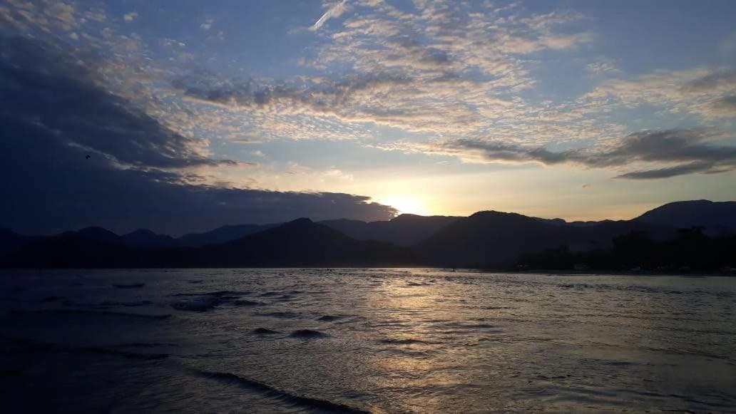 Praias E Cachoeiras Sp *