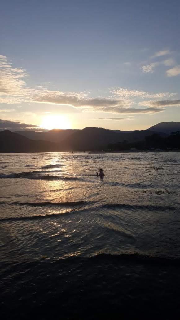 Praias E Cachoeiras Sp *